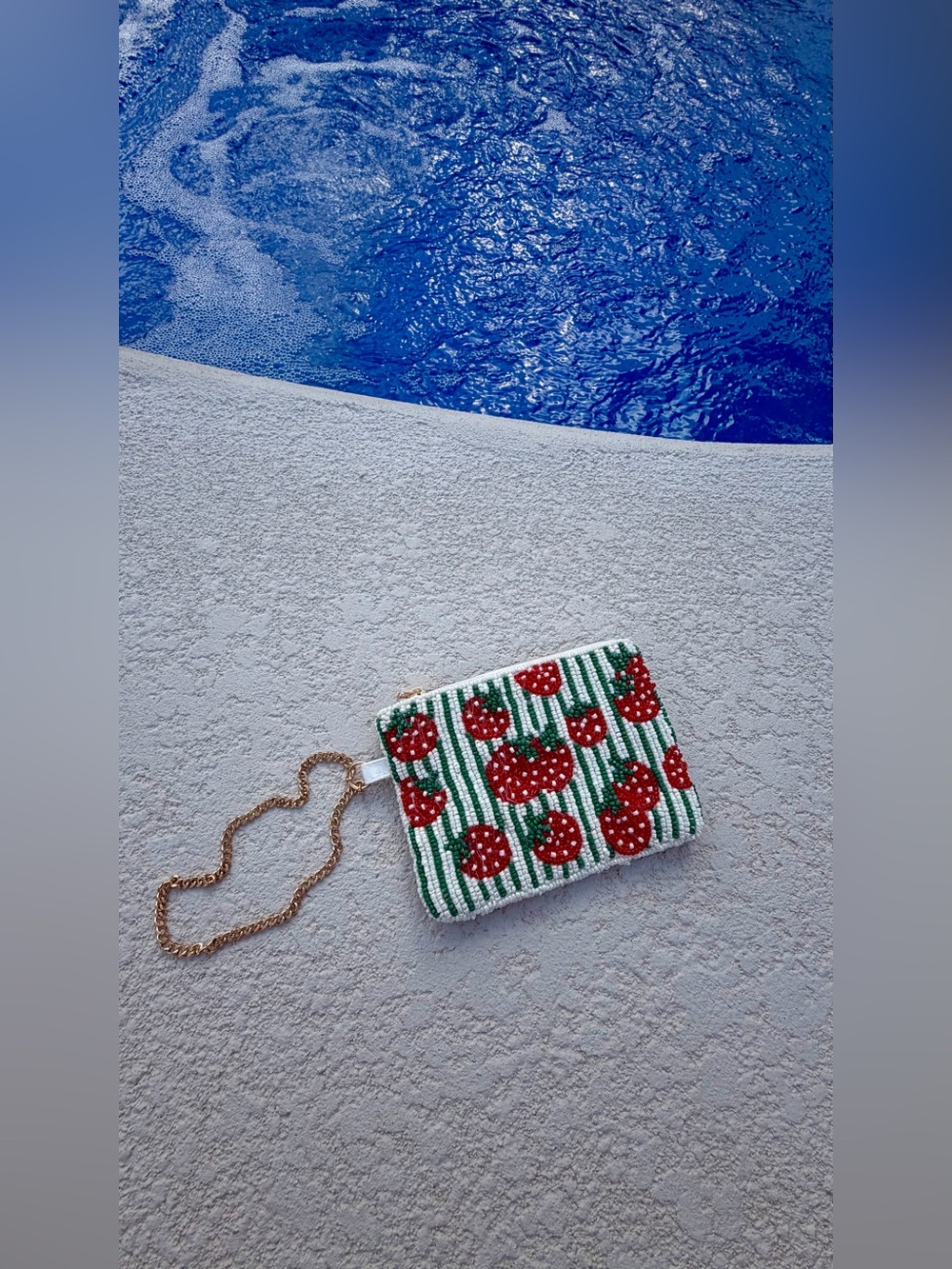 VIRAL BEADED BAGS - STRAWBERRY WALLET 2026 - Picture 4 of 8